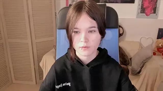 Freechat Elainebeness on StripChat