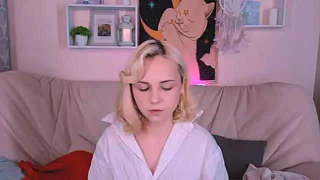 ElenaMonroe on StripChat 