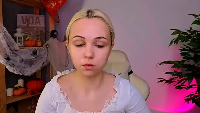 ElenaMonroe on StripChat 