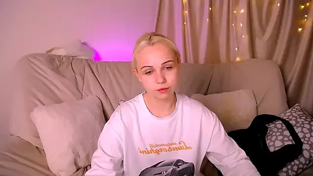 Freechat ElenaMonroe on StripChat