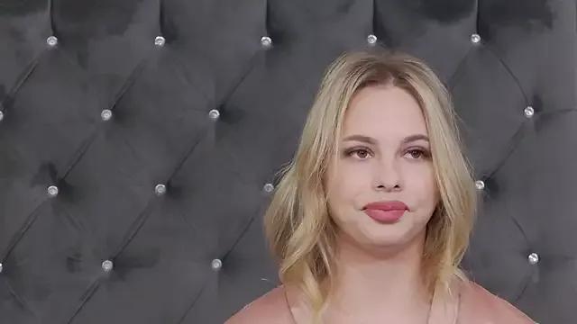 Ellsa_Jean_ on StripChat 