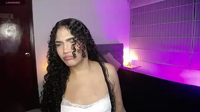 emiily_smith1 on StripChat 