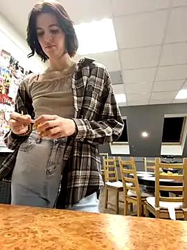 EmmaStars_ on StripChat 