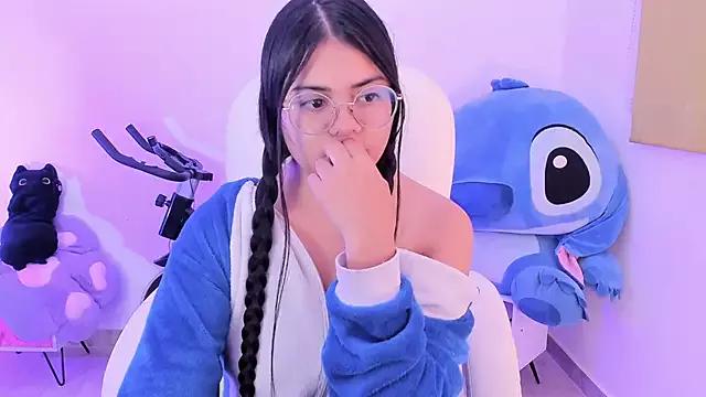 esmeralda112 on StripChat 