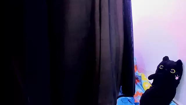 esmeralda112 on StripChat 