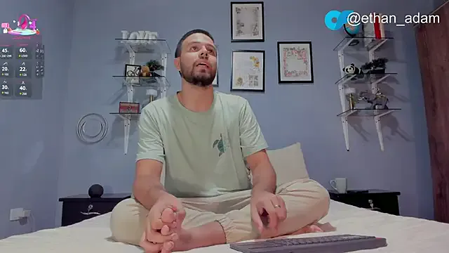 ETHAN_ADAM on StripChat