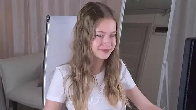 EveMundie on StripChat 