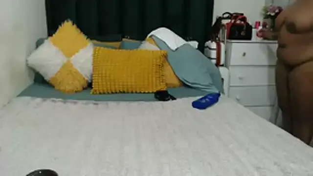 Freechat GaggingQueenxx on StripChat