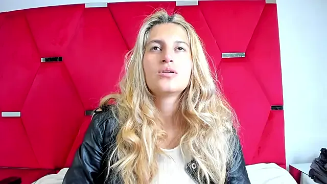 GiaRoussel — play my tits and ass