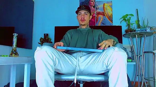 HannibalLester on StripChat