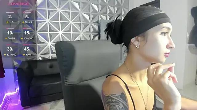 Freechat hellen_tease on StripChat