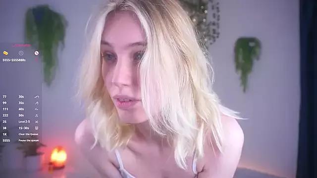 HoneyRay from StripChat