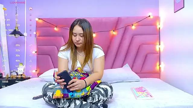 Freechat hornybarelylegalgirl on StripChat