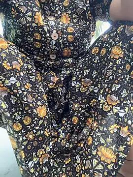 Ishikaranaa on StripChat 