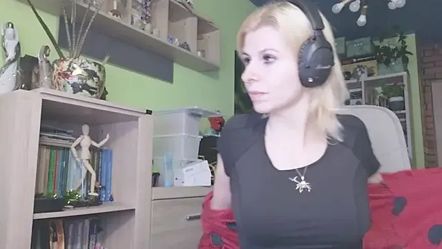 karmija on StripChat