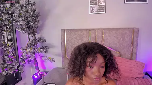 Keirahartz on StripChat