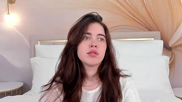 Freechat KimberlyBond on StripChat