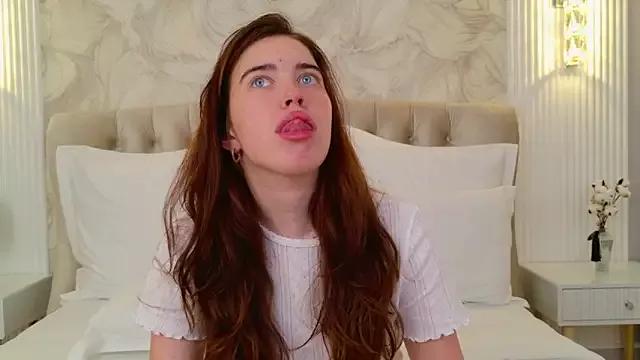 Freechat KimberlyBond on StripChat