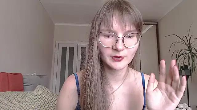 Private KiraGoldens on StripChat