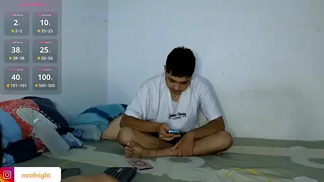 kitty_of_nighttt on StripChat