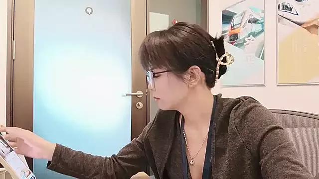 Freechat KKMM168 on StripChat