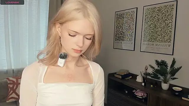 Freechat LaureMestler on StripChat