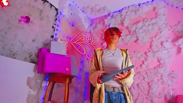 Leo_Glow on StripChat