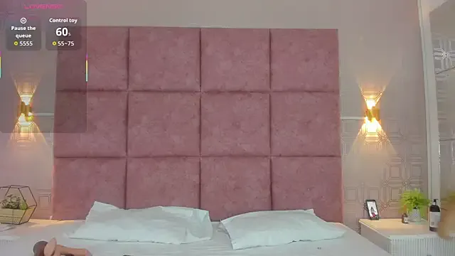 StripChat LiaVelez is Freechat LiaVelez — fingers in my juicy pussy papi