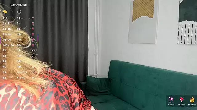 LilliAlllin on StripChat 