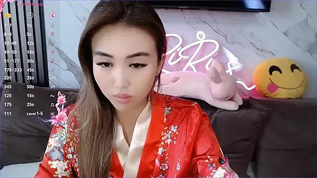lilulileee on StripChat 
