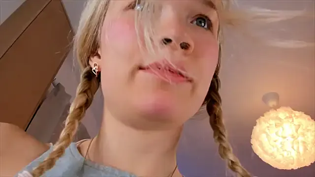 Lily_Young on StripChat 