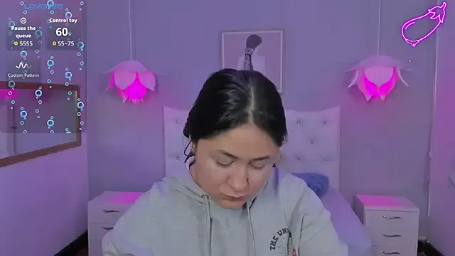 Freechat Lisa7_7 on StripChat