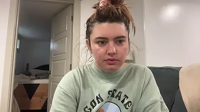 Freechat loserlexxx on StripChat