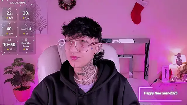 Luci_Rose on StripChat