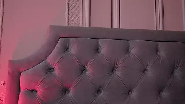 Freechat LucyAddison on StripChat