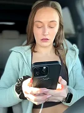 Freechat lunagirl13 on StripChat