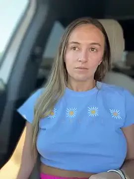 Freechat lunagirl13 on StripChat