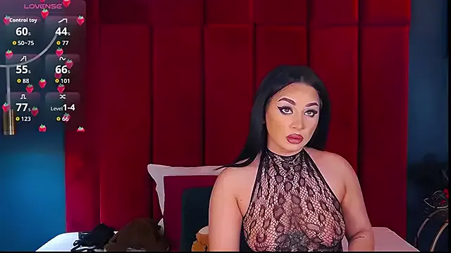 MadyLuxxx on StripChat