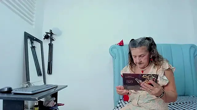 Freechat MatureHorny_70 on StripChat