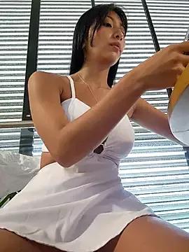 Mavi_roouse_ on StripChat