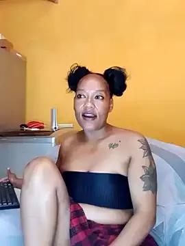 MayaMellow210 on StripChat 