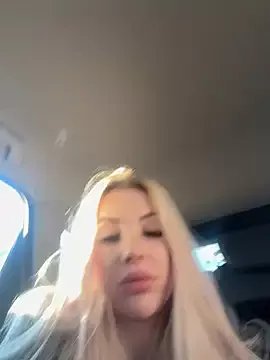 Freechat MilanaOmg on StripChat