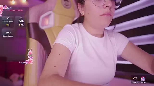 milly_kenner on StripChat 