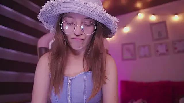 milly_kenner on StripChat 