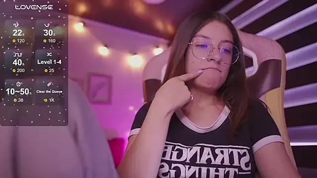 milly_kenner on StripChat 