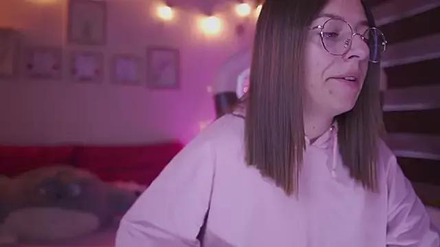 milly_kenner on StripChat 