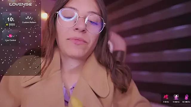 milly_kenner on StripChat 