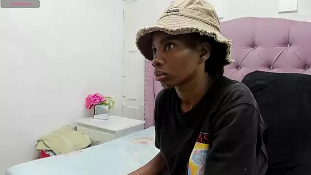 Freechat MonicaSchwartz on StripChat