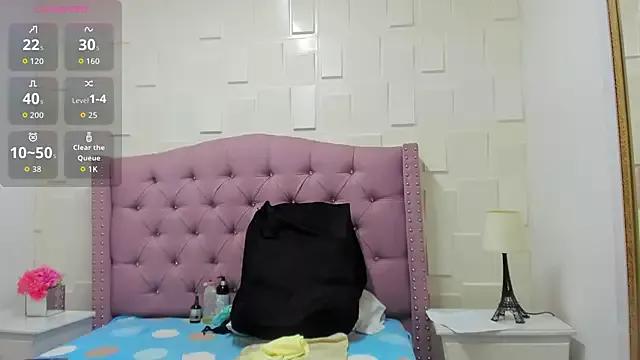 Freechat MonicaSchwartz on StripChat