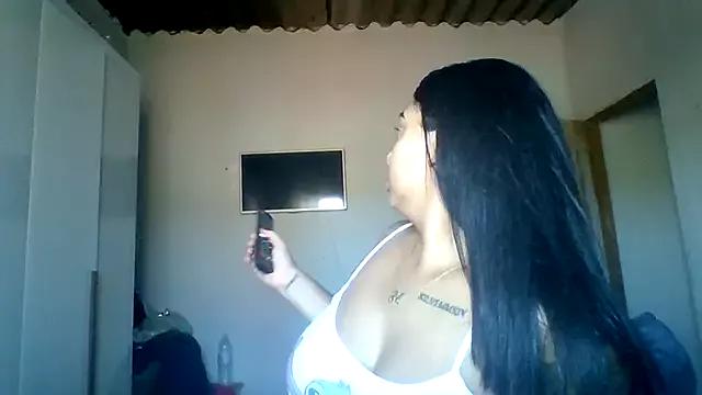 Nandinha777 on StripChat 